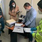 El 2 de octubre, el fiscal César Suárez junto con agentes de la policía ingresaron al hospital Abel Gilbert Pontón para revisar y fijar documentación emitida por empresas para la compra de insumos médicos por medio de una subasta inversa. Se investiga presunto peculado.