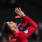 Ronaldo se perderá el juego de mañana contra Suecia y dejó la concentración de Portugal.