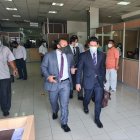 Juan Carlos Salazar (d) es el abogado del expresidente del IESS, Paúl Granda.