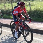 Richard Carapaz, en lo que parecía una tranquila etapa, antes de perder el liderato.