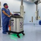 Uno de los robots que va a desinfectar el hospital de los Ceibos.