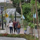La obra mejora el entorno de la avenida y se enmarca en el concepto de mejoramiento de la movilidad, ya que se puede recorrer la zona bajo la sombra de 200 árboles nativos.