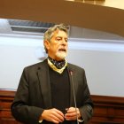 Francisco Sagasti, nuevo presidente de Perú, elegido por el Congreso con más de 60 votas y en medio de un país convulsionado.