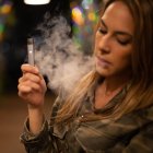 Si crees que el cigarrillo electrónico es positivo y beneficioso, lamentamos decirte que estás equivocado. En esta nota te explicamos por qué.