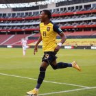 El jugador guayaquileño de 20 años fue figura la semana pasada con la selección.