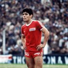 Diego Armando Maradona Francop debutó en Primera División antes de cumplir 16 años.