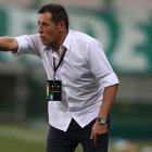 El entrenador Miguel Ángel Zahzú es el tercer técnico que es despedido de Delfín