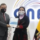 Diana Atamaint del CNE resivio el protocolo de Bio seguridad para las próximas elecciones por parte de Juna Zapata.