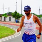 Claudio Villanueva trabaja desde la semana pasada en su adaptación al calor y humedad. Luego volverá a su natal Cuenca y de ahí tendrá dos pruebas más.