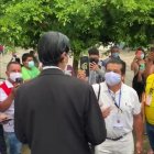 El sospechoso fue increpado por votantes y delegados de partidos por una supuesta sustracción de papeletas.