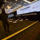 En el centro de mando del CNE hay resguardo militar.