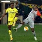 El ecuatoriano Pervis Estupiñán (i), fue estelar en al victoria 2-1 de su club por Liga de Europa.