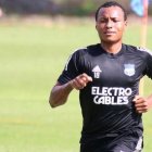 Jefferson Caicedo, ofensivo azul, espera la oportunidad para actuar en el equipo titular.