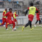 Los jugadores de Aucas trabajaron en el estadio de Chillogallo. Desde mañana ya estarán bajo el mando del nuevo entrenador