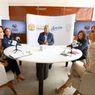 El presidente Lenín Moreno participó del enlace radial junto a su esposa Rocío González, presidenta del Plan Toda Una Vida.