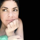 Ampuero nació en 1976. Ha publicado tres obras y varios artículos en diferentes diarios y revistas a nivel mundial.