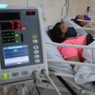 Las casas de salud públicas y privadas registran un incremento de paciente infectados. Hay unas 65 personas esperando una Unidad de Cuidados Intensivos.