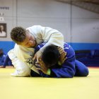 Preciado (arriba) aplica una llave a Steeven Morocho, durante una de las prácticas. Morocho en 2022 tomará la posta de Preciado en los -60kg porque subirá a los -66kg.