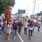 Acción. Una de las marchas de pacientes y centros de diálisis en Guayaquil.