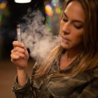 El cigarrillo electrónico es perjudicial para la salud de sus ojos