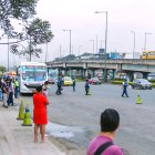 En los paraderos no hay orden para abordar un bus y esto también forma aglomeraciones.