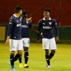 Los albos ganaron con un gol que debió ser nulitado. Luego hubo altercados fuera del estadio.