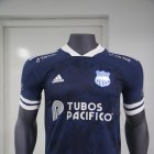 Los eléctricos presentaron su nueva indumentaria.