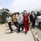 Integrantes de la Comisión legislativa de Seguridad, previo al ingreso al sistema carcelario en Guayaquil durante la tarde de ayer.