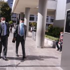 Patrocinio. Édgar Molina (d), uno de los defensores de Sebastián Yunda y de su padre, el exalcalde de Quito.