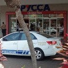 Policías se encuentran en el sitio donde ocurrió el asalto.