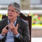 El presidente ecuatoriano, Guillermo Lasso, habla este 28 de octubre durante una entrevista con Efe en Quito (Ecuador).