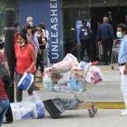 Excepción. Los supermercados, centros comerciales y la red de mercados municipales aun no deberán cumplir con la medida.