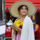 Gorra deportiva y sombrero de ala larga.