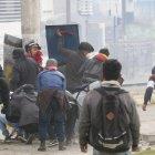 Protesta. Los manifestantes volvieron a provocar desmanes en los exteriores de la Asamble.