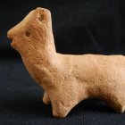 Fotografía difundida hoy por el Ministerio de Cultura de Perú de un objeto histórico encontrado en Lima (Perú).