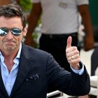 El actor australiano Hugh Jackman llega a la playa de Lido para acudir al Festival Internacional de Cine de Venecia este miércoles.