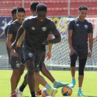 Adé se ha convertido en el hombre más importante de la defensa oriental.