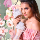 Las perlas y cristales están de moda.