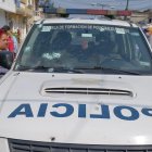 Registro. Así quedaron los patrulleros luego de los disparos recibidos y que se retir´}o los cadáveres de los uniformados.