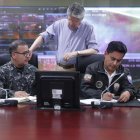 Presencia. Guillermo Lasso dirige los operativos de control desde el puesto de mando unificado en Guayaquil.