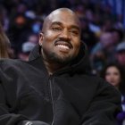 Kanye West lanzó comentarios antisemitas hace algunas semanas y ahora utiliza el sarcasmo tras recuperar la cuenta del "pajarito azul".