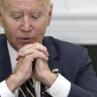 El presidente de EE.UU., Joe Biden, participa en una reunión en la Casa Blanca con los líderes demócratas y republicanos del Congreso, este 29 de noviembre de 2022. EFE/Yuri Gripas/Pool