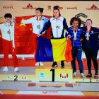 La pesista ecuatoriana (d) en el podio de la premiación del total olímpico donde también fue récord sudamericano.