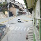 Elva Román, habitante de Zaruma, recuerda el socavón que “le arrebató la alegría”.