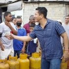 Hecho. Samaniego colgó en su Twitter esta foto en la que se ve una entrega de gas en la 13 y Cristóbal Colón.