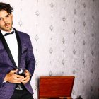 Bruno Barbieri se inclina por trajes a la medida al momento de acudir a un evento formal.