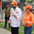 Luis Chonillo, candidato electo a la Alcaldía de Durán, junto a otra de sus candidatas en campaña.