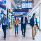 Ejecutivos.- Miembros de la asociación ALTA LAW by recorren el aeropuerto de Quito.