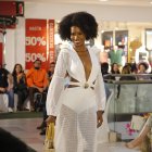 Nayelhi González fue aplaudida por su presentación con un precioso outfit blanco que permite ver su estilizada figura.