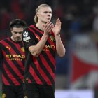 Erling Haaland of Manchester City greets the fans after the UEFA Champions League, Round of 16, 1st leg between RB Leipzig and Manchester City in Leipzig, Germany, 22 February 2023. (Liga de Campeones, Alemania) EFE/EPA/Filip Singer
